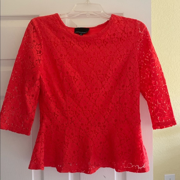 2/$16 Coral color lace Cynthia Rowland  top size S - Picture 1 of 4